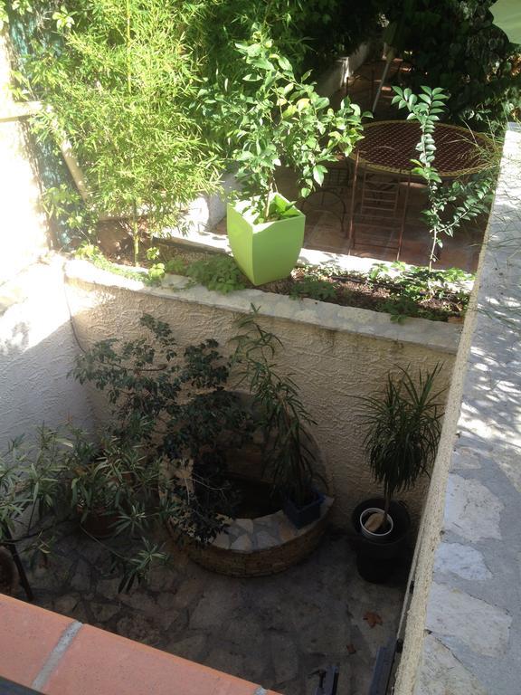 Le Clos Des Aromes Cassis Room photo