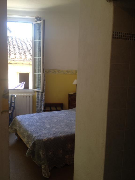 Le Clos Des Aromes Cassis Room photo