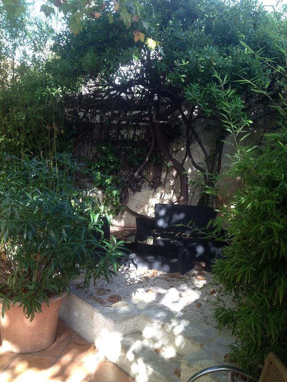 Le Clos Des Aromes Cassis Exterior photo