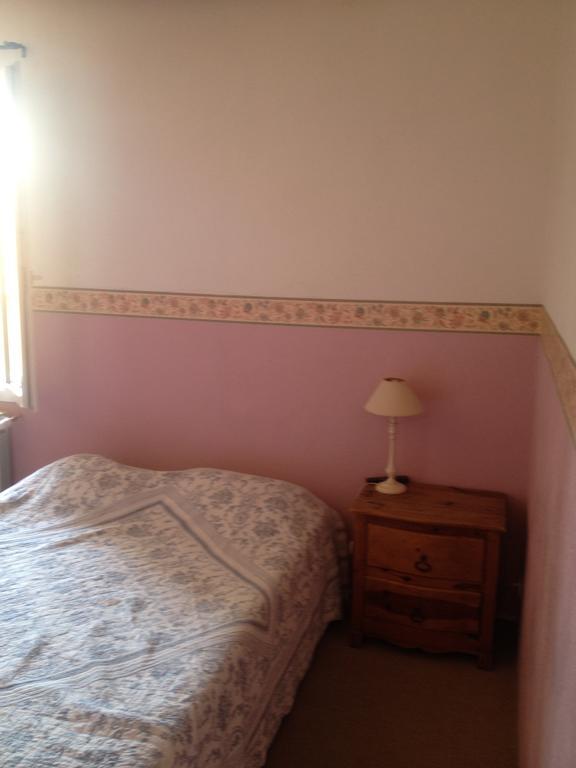 Le Clos Des Aromes Cassis Room photo