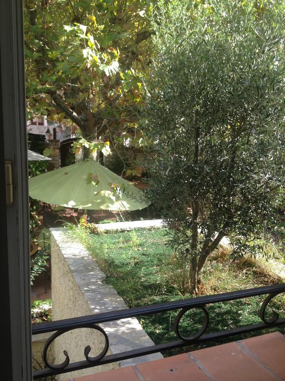 Le Clos Des Aromes Cassis Room photo