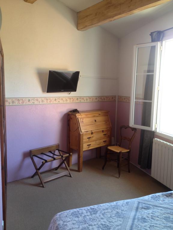 Le Clos Des Aromes Cassis Room photo